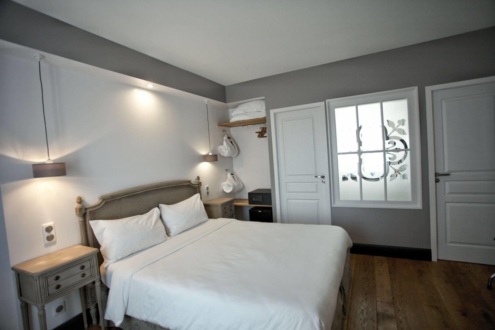 Hotel Henri IV Nerac Exterior photo