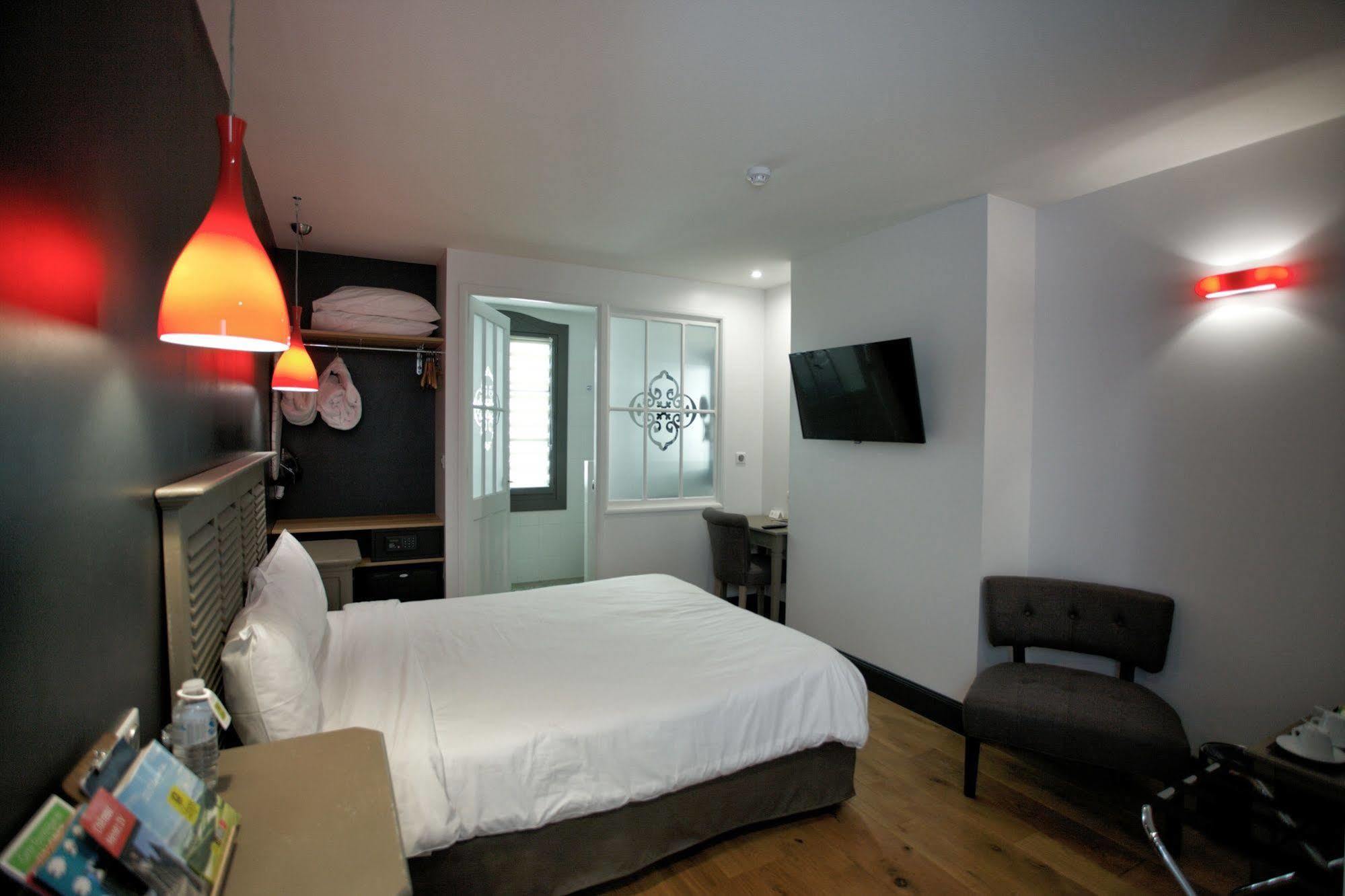 Hotel Henri IV Nerac Exterior photo