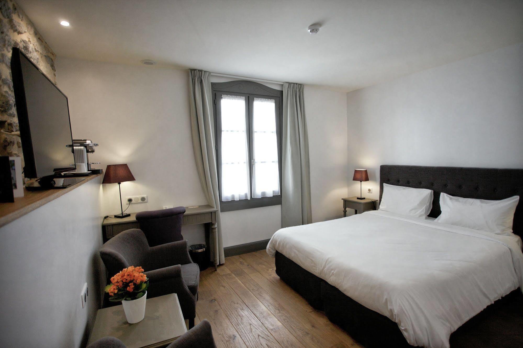 Hotel Henri IV Nerac Exterior photo